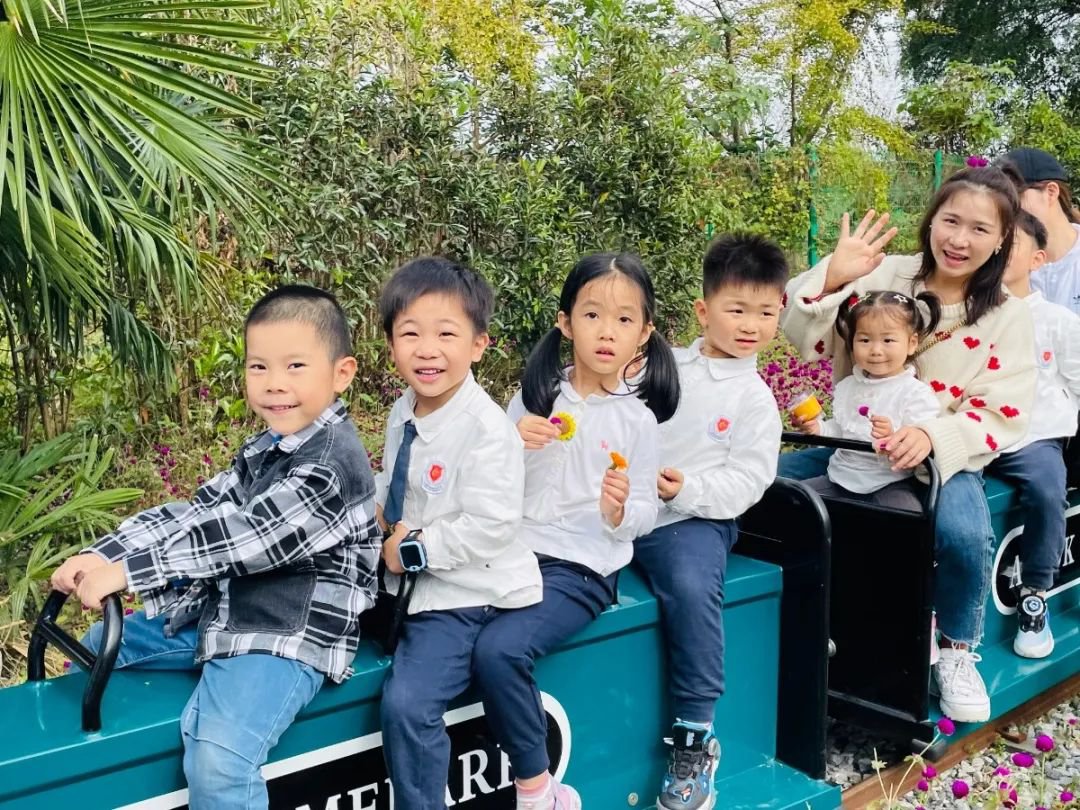 圣地雅歌幼儿园|不负好时光，，相约趣探秋