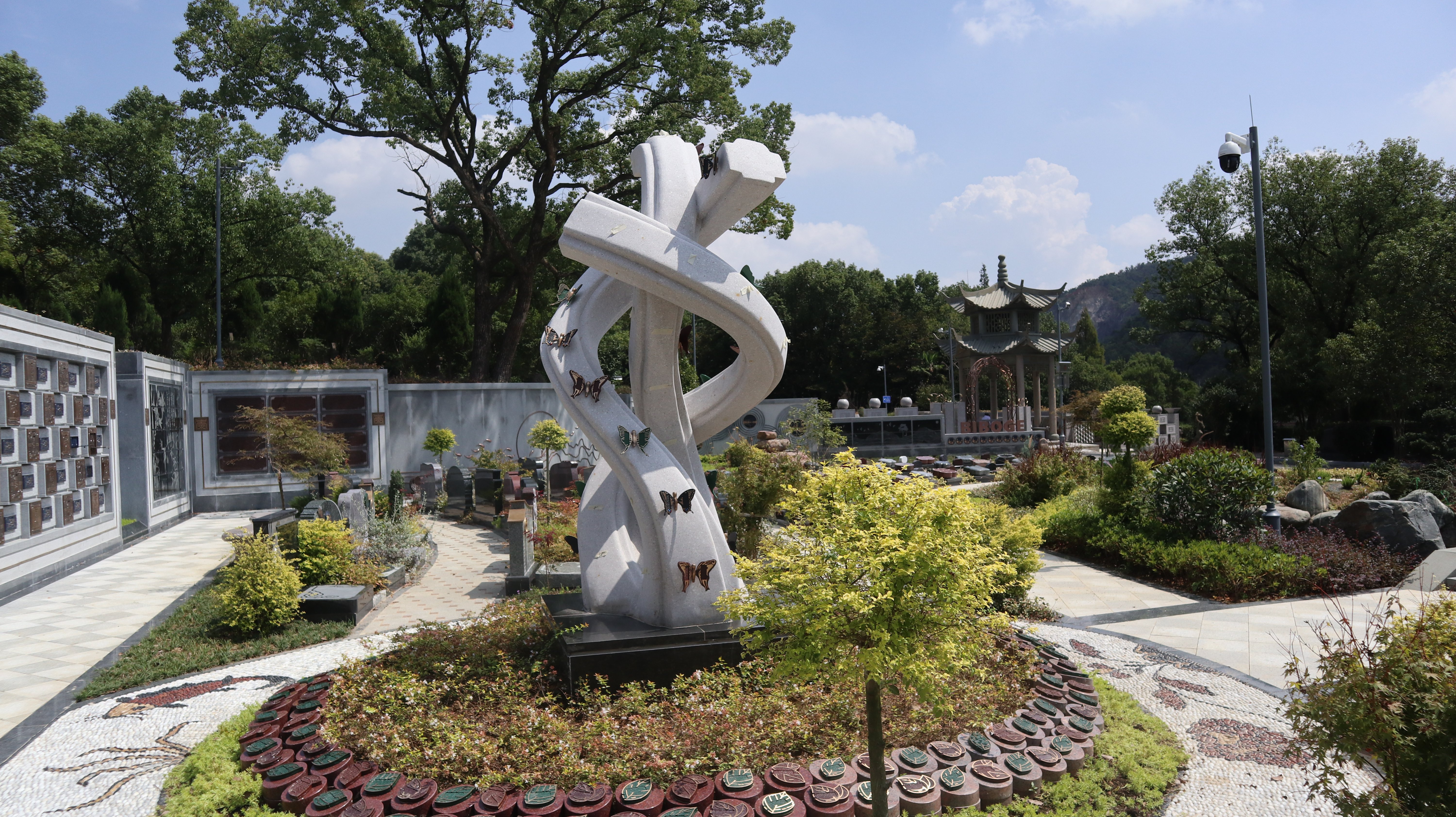 122cc太阳集成游戏以”微刷新”引领老旧墓园走向绿色生态未来