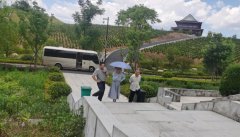 <b>不畏酷暑，，旅行指导促提升</b>