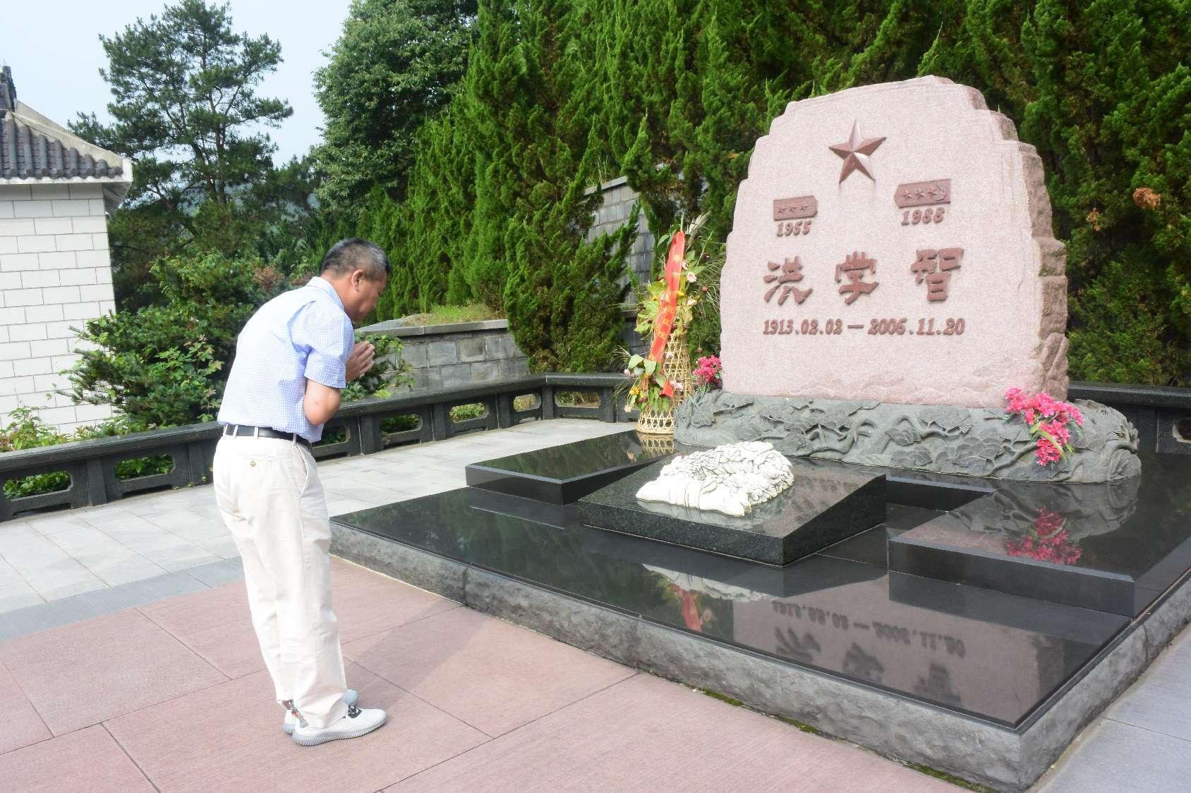 传承红色精神，，，，，122cc太阳集成游戏与洪学智将军的不解之缘